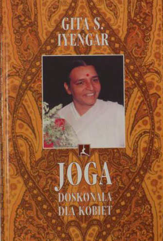 Opis wydawcy: Gita S. Iyengar od 40 lat naucza jogi według metody swojego ojca, B.K.S. Iyengara, legendarnego mistrza jogi. Prowadzi z nim i bratem słynną szkołę jogi w Punie w Indiach. W swojej sztuce osiągnęła najwyższy poziom mistrzostwa, znana jest z precyzji, poświęcenia dla uczniów i pasji z jaką prowadzi zajęcia. Jest wzorem dla wielu nauczycieli jogi na całym świecie. Korzystając ze swoich bogatych doświadczeń napisała podręcznik do ćwiczeń jogi specjalnie dla kobiet. Uwzględnia on specyficzne cechy budowy, fizjologii i psychiki kobiet. Poza klasycznymi asanami i pranajamami autorka podaje też ćwiczenia dla kobiet w ciąży i połogu, podczas menstruacji czy klimakterium. "Joga - doskonała dla kobiet" została przetłumaczona na wiele języków. Uważana jest za najlepszy podręcznik tego typu na świecie. Nasza opinia: To nie tylko książka ale prawdziwy podręcznik dla instruktorów jogi! Książka wyjątkowa bo napisana przez kobietę dla kobiety. Lektura idealna dla kobiet praktykujących jogę i planujących ćwiczyć również w trakcie ciąży czy po porodzie. Niewątpliwą zaletą są bardzo dokładnie opisy ćwiczeń. Ważnym elementem są również zdjęcia, które pomagają w dokładnym ustawieniu pozycji. Jedyna książka, która dostosowuje ćwiczenia jogi do poszczególnych etapów życia kobiety!